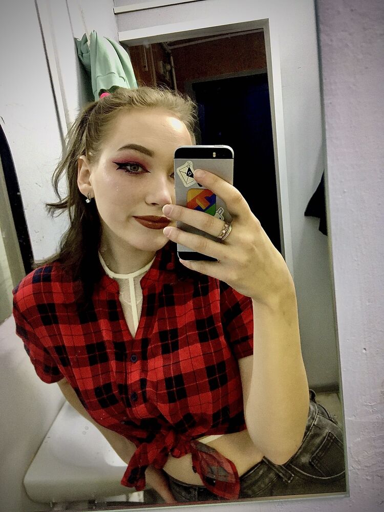  -,   Anna, 23 ,     , c , 