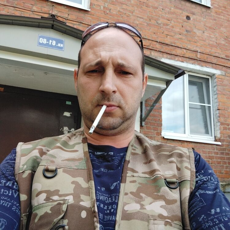  28987101  Roman, 41 ,    