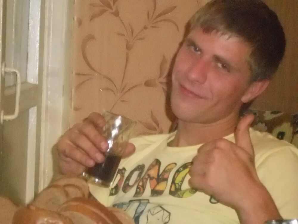  27415291  Roman, 36 ,    