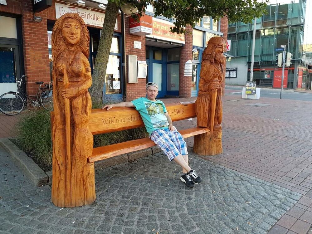  21891851  , 41 ,    Schleswig