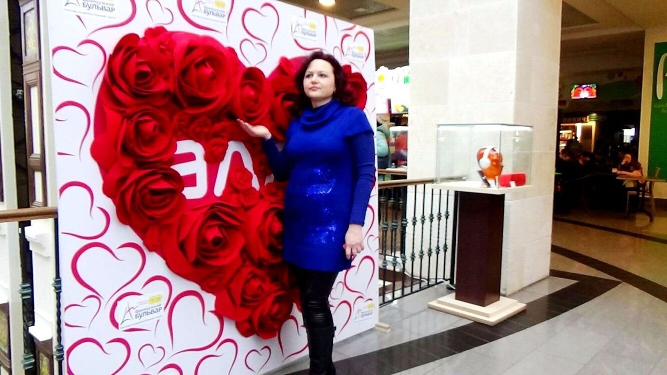  49651831  Larisa, 47 ,    