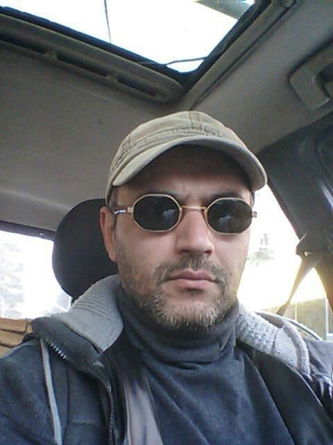  ,   Mamuka, 46 ,  