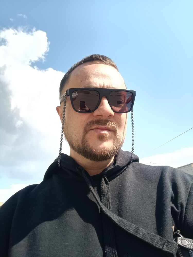  ,   Ruslan, 38 ,   ,   