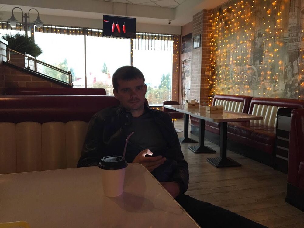  22770321  Antonio, 40 ,    Warszawa