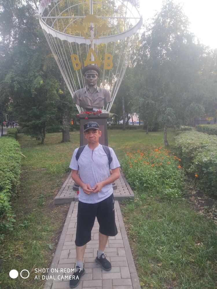 38364001  Andrey, 47 ,    