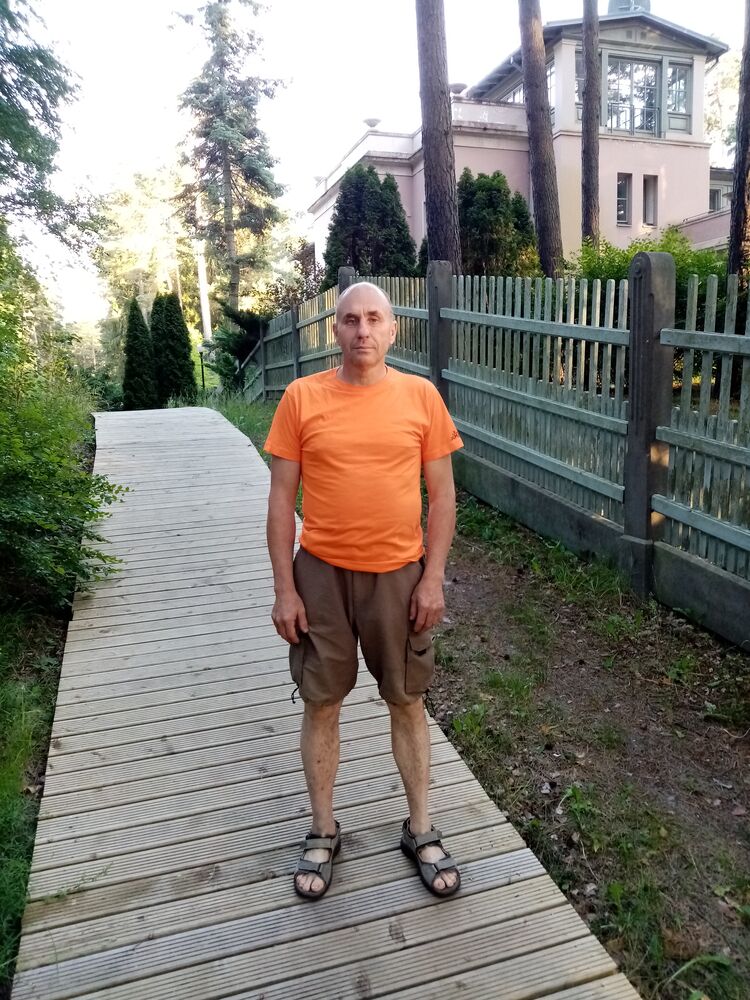  23309071  Vlad, 63 ,    