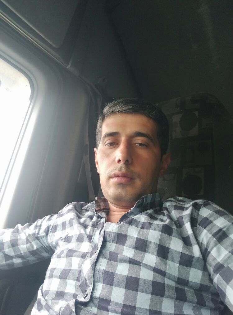  51531511  Akif, 41 ,    