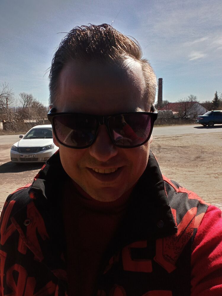  33199811  Tim, 41 ,    