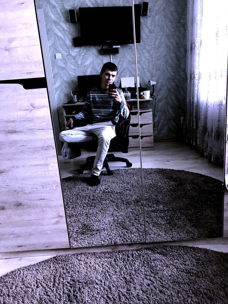  29841811  Mikhail, 26 ,    --
