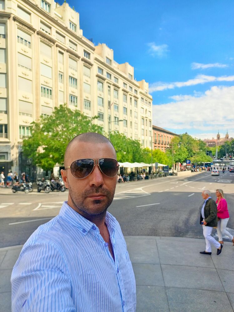  40217011  Andrew, 41 ,    Alacant