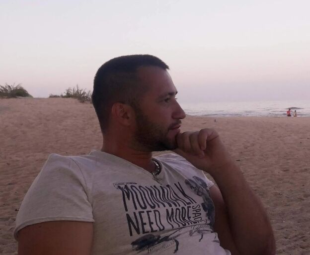  ,   Ruslan, 39 ,   ,   