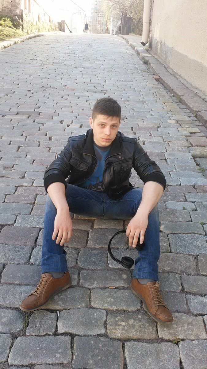  8216261  , 33 ,    -