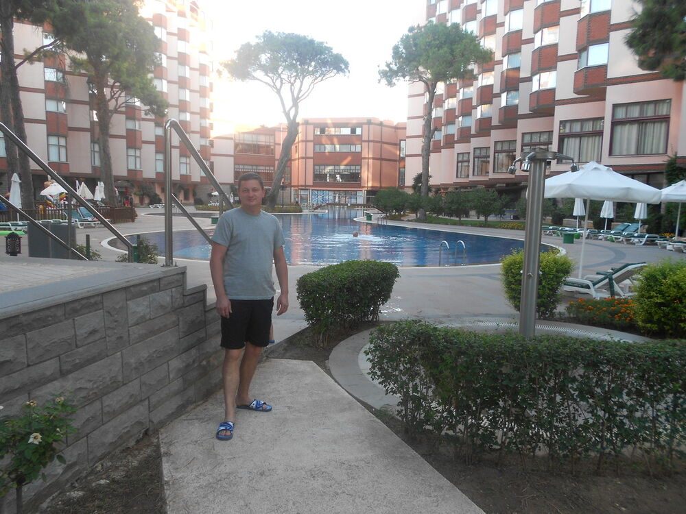  4563281  Victor, 51 ,    