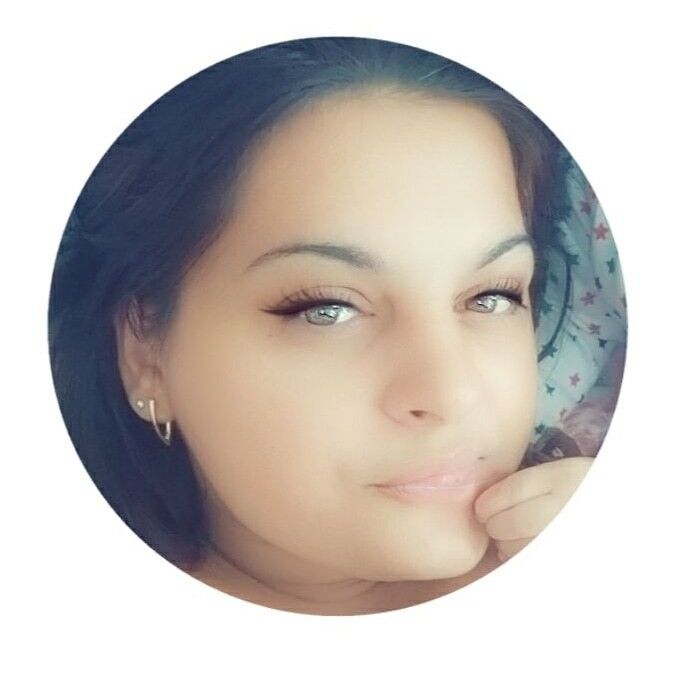  ,   Elena, 31 ,   