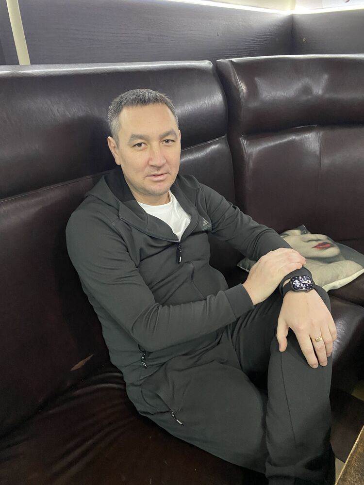  ,   Ruslan, 38 ,   ,   , c 