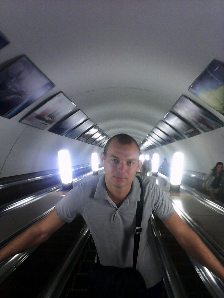  7116381  Aleksandr, 42 ,    