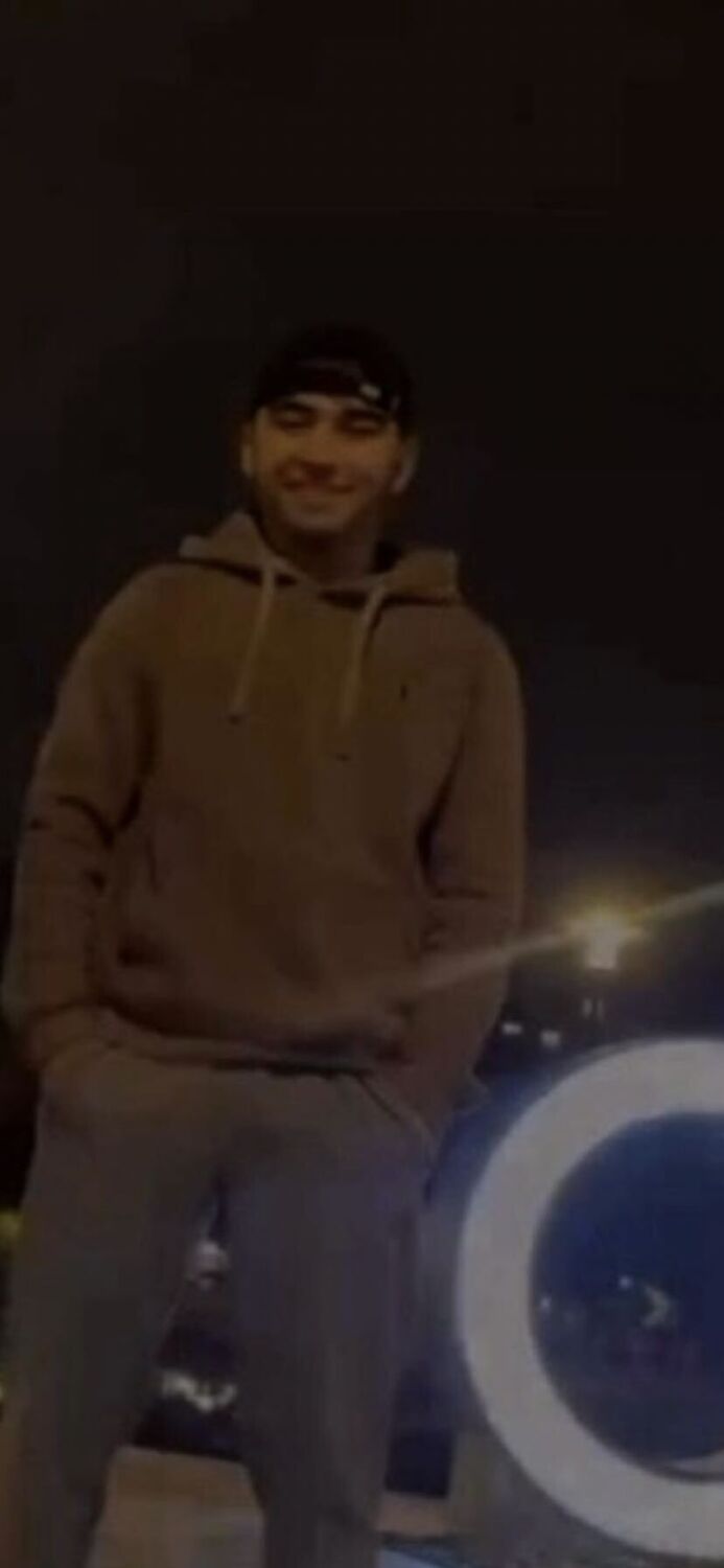  38945371  YSUF, 21 ,    