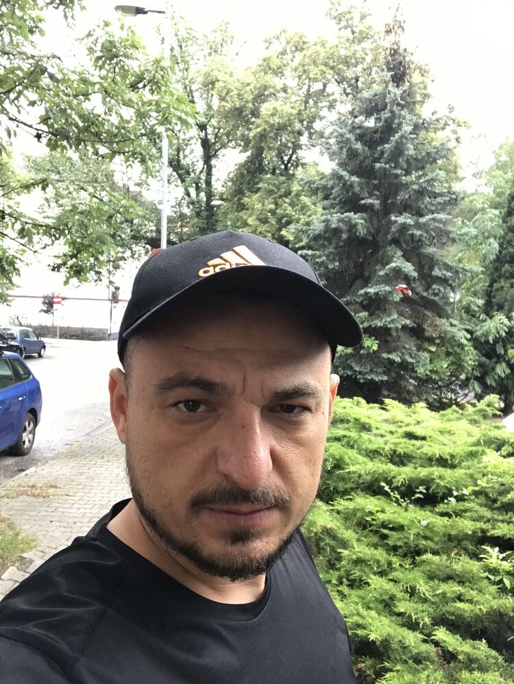  27587671  , 35 ,    Chorzow