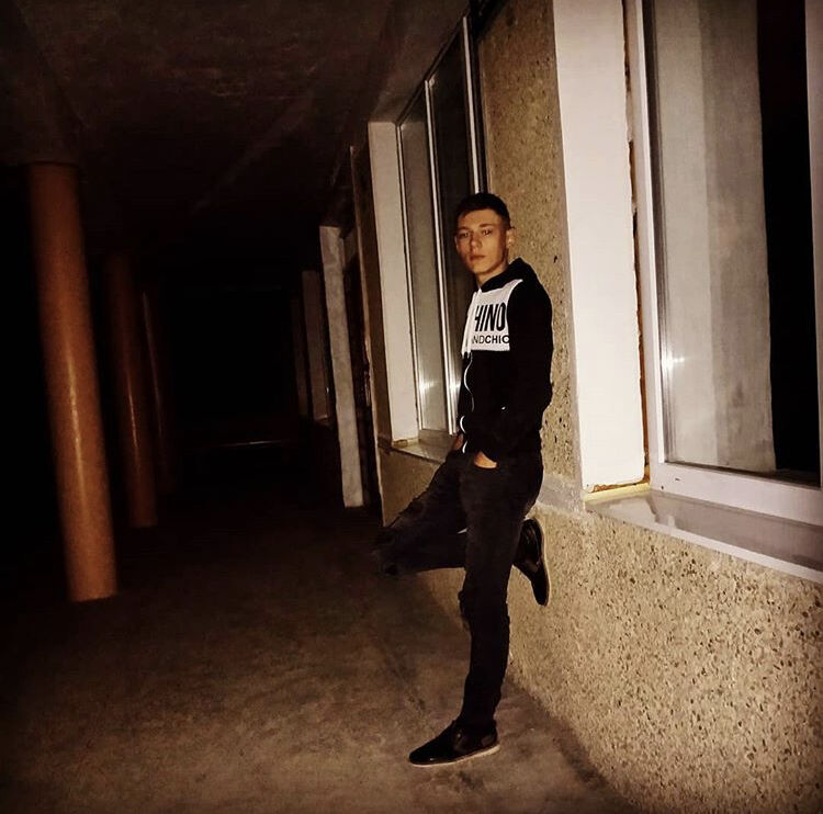  22969961  Mikola, 24 ,    Tarnowskie Gory