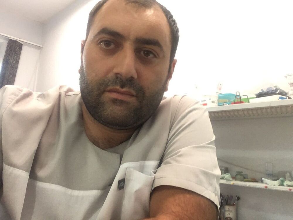  ,   Armen, 41 ,   ,   , c 