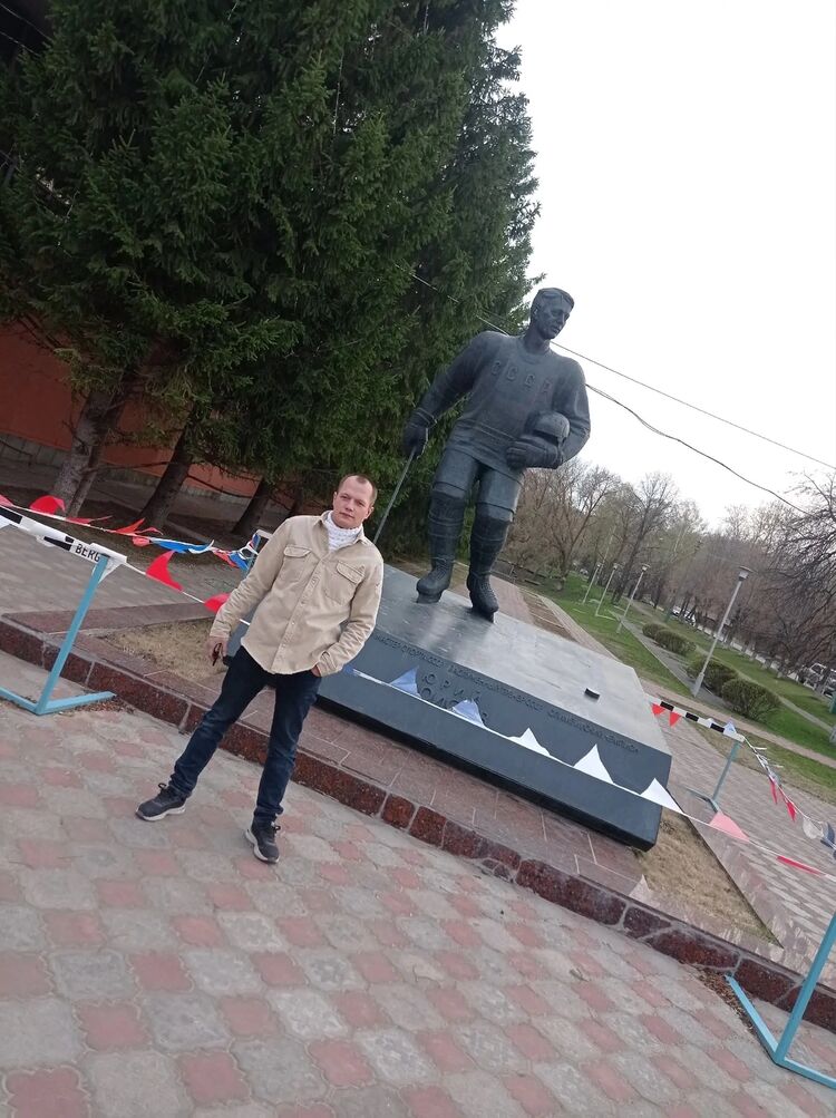  48083851  Ilya, 29 ,    