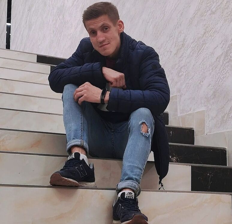  32673281  Oleg, 30 ,    
