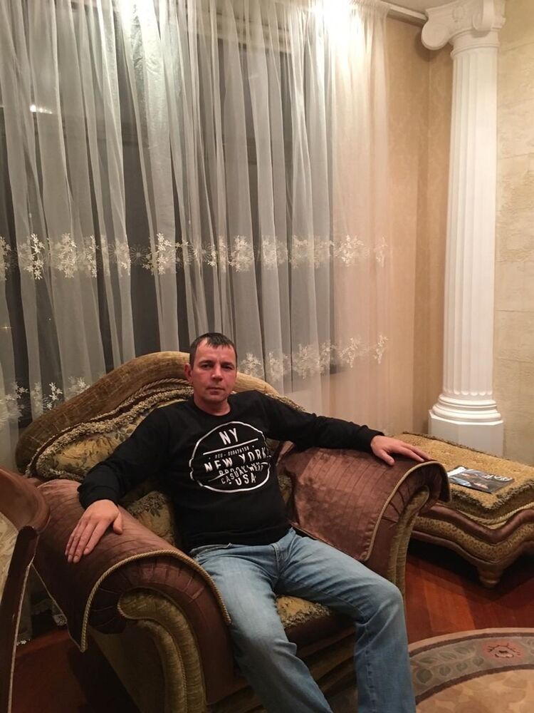  14301381  Maks, 49 ,    