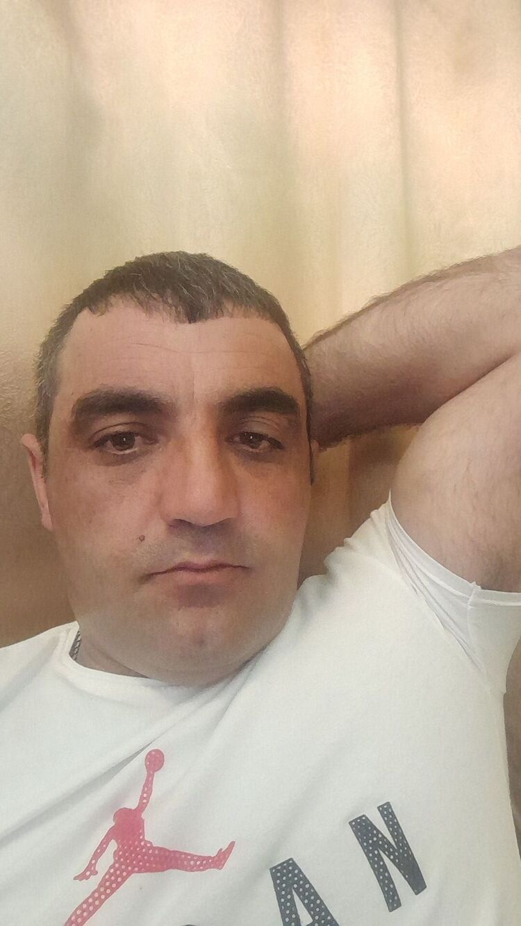  44168571  , 37 ,    