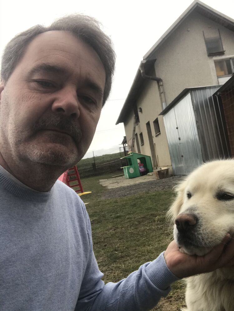  22712431  Peter, 56 ,    