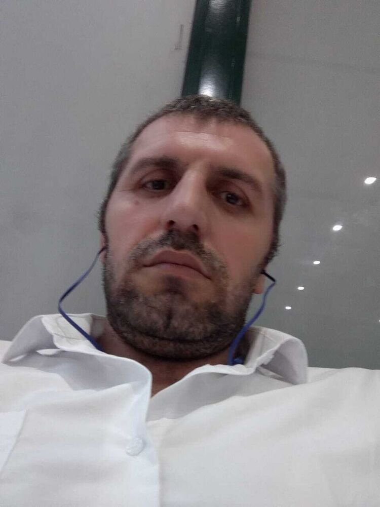  22515961  Shamil, 47 ,    