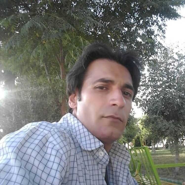  27520071  Dariush, 40 ,    