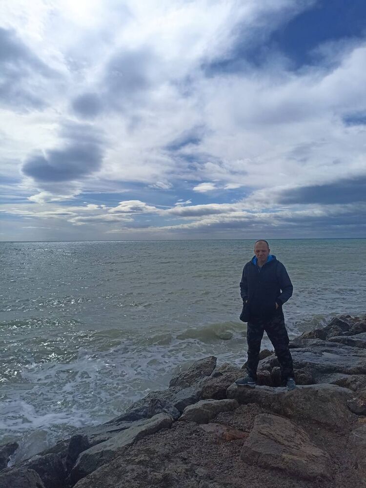  ,   Ruslan, 45 ,     