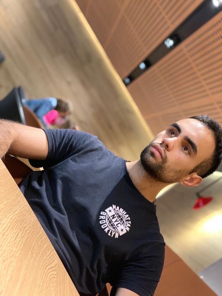  28095611  , 32 ,    