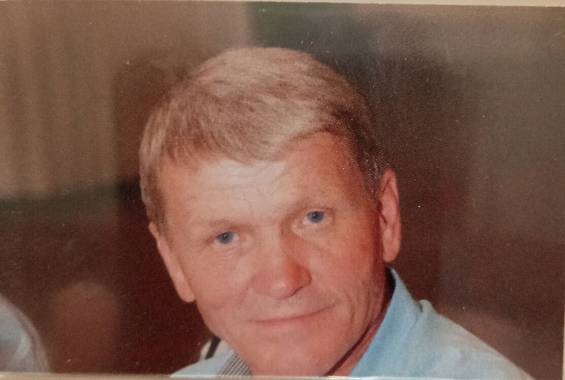  52453111  Nikolai, 67 ,    