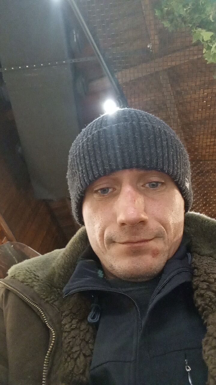  49961631  Petr, 38 ,    --