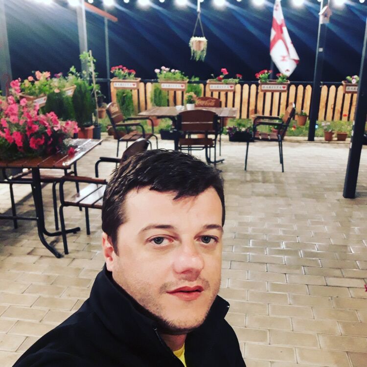  16612241  Irakli, 44 ,    