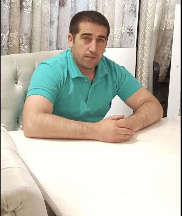  43225951  Araz, 39 ,    