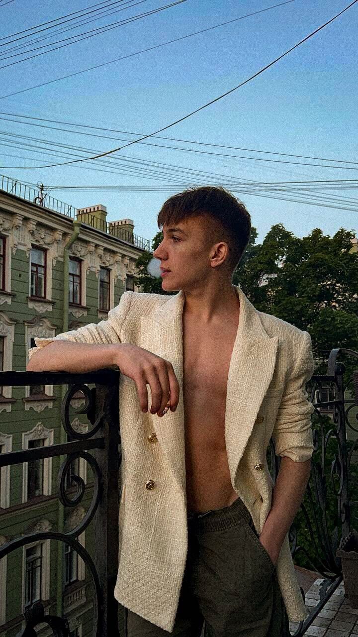  -,   , 22 ,  