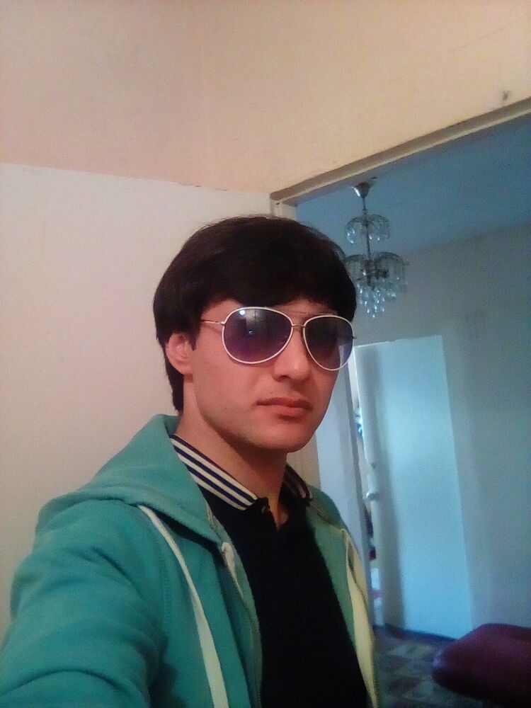  ,   Ilhom, 32 ,     , c 