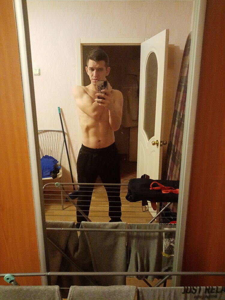  32994501  Nikolai, 32 ,    