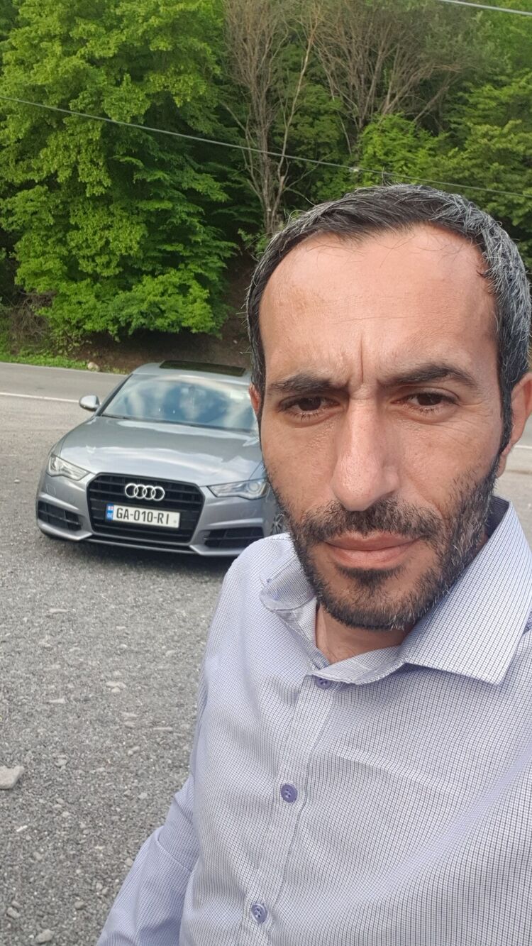  ,   Garry, 44 ,   ,   