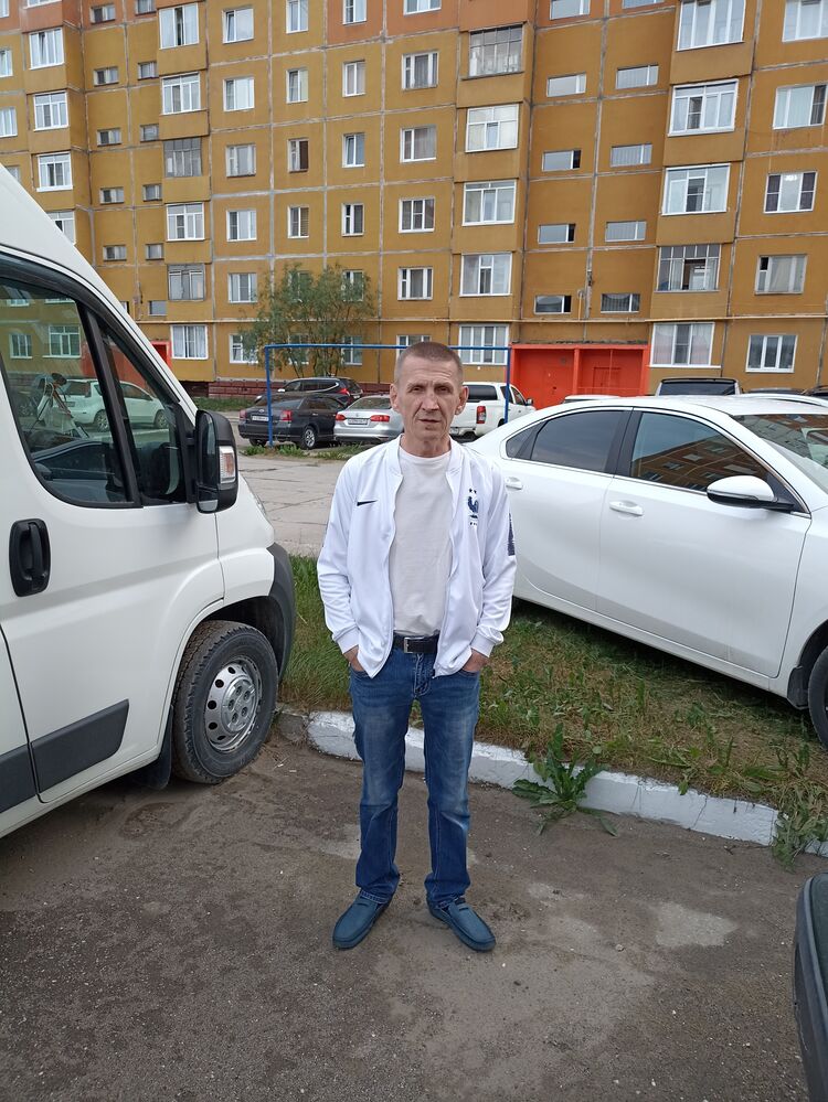  27745751  Vitaly, 55 ,    