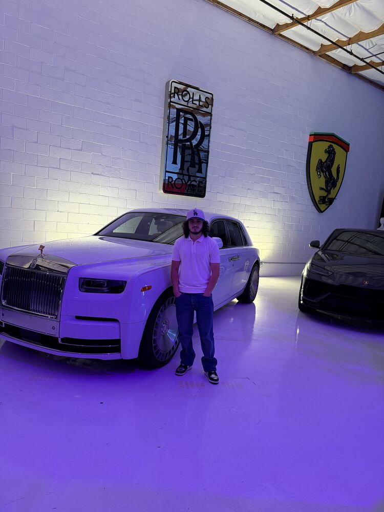  54048761  Armen, 22 ,    Glendale