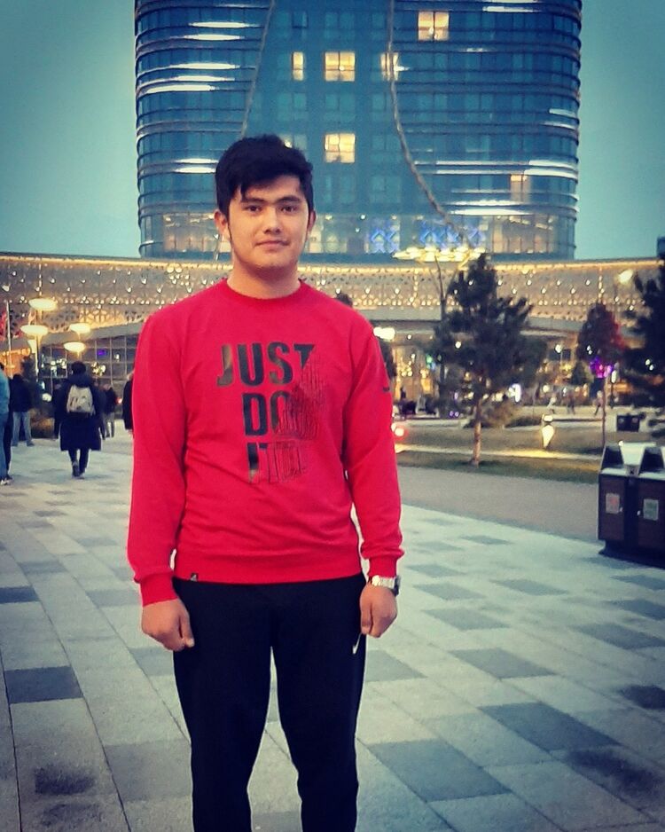  ,   Oybek, 27 ,   ,   , c 
