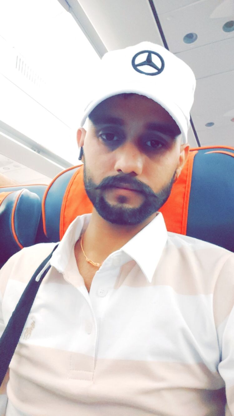  37698361  Tarsem, 26 ,    