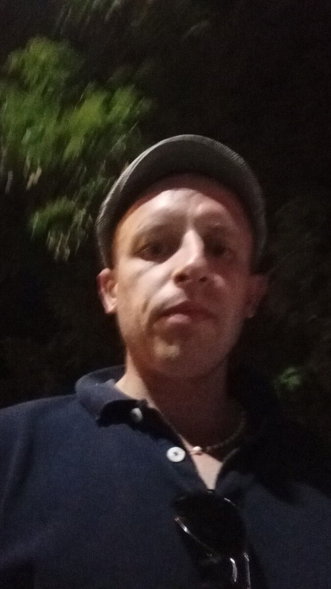 16548471  Sergei, 42 ,     