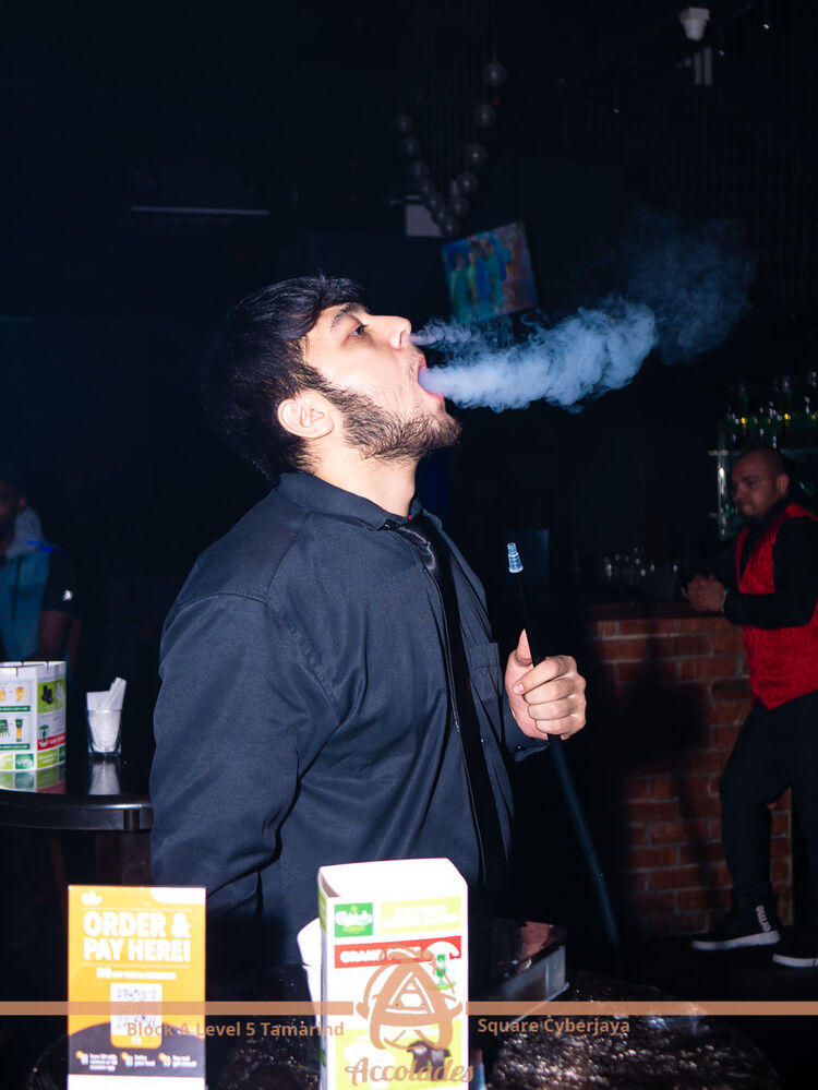  18833591  Doston, 28 ,    