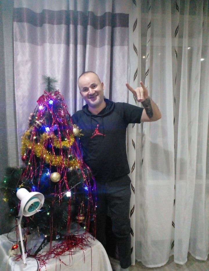  48239541  Alex, 43 ,    