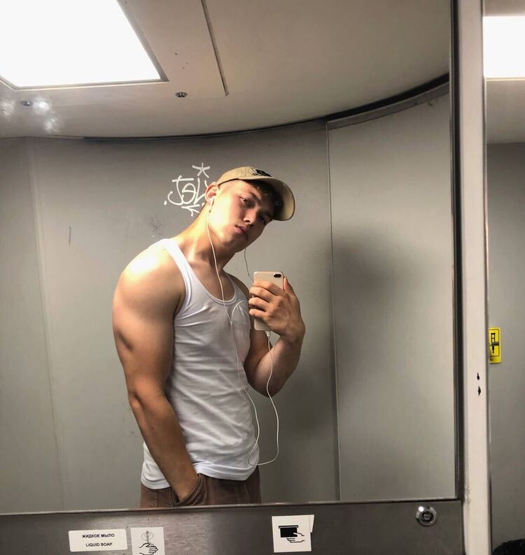  53464811  , 22 ,    -