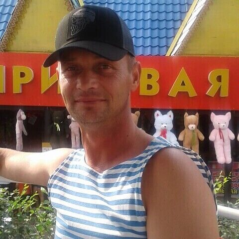  21084911  Nik, 47 ,    